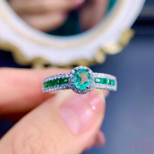 Emerald ring unique lovely fashionable wedding jewelry engagement ring