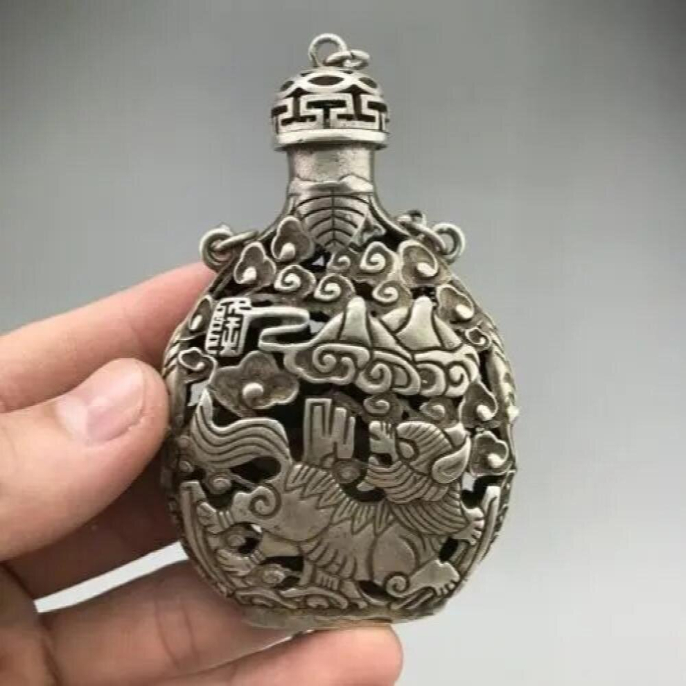 Multicoloured Chinese Ancient Tibetan Silver Snuff Bottle Hand-Carved Chinese Dragon Pattern