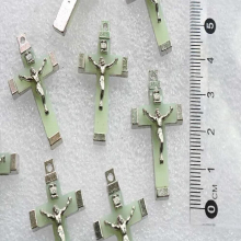 20 pieces / Christian cross of Catholic mini plastic cross. Jesus Christ Mini Cross Luminous Pendant Decoration.