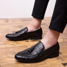 Summer Outdoor light soft Leather Men Shoes Loafers Slip On Comfortable Moccasins Flats Casual Boat Driving shoes size 38-47