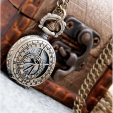 Vintage Children Pocket Watch Compass Arabic Number Dial Round Quartz Movement Fob Watch with Necklace Chain Gift Watch