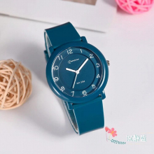 Quartz Electronic Watch Children Casual Watch for Women Kid Round Dial Silicone Band Wristwatches Waterproof