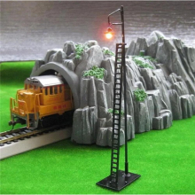 4PCS 1/150 N Scale Train Model LED Single Head With Ladder Pole Signal Light Grass Outdoor Street Scene Accessories