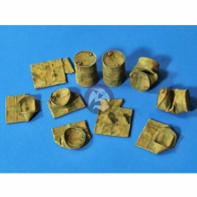 1/35 Crushed Fuel Barrels (10 Pieces) Resin Diorama Accessory Self-Assembled (Unpainted) Diy Toy