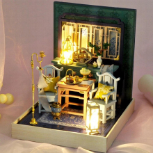 Creative Wooden Dollhouse Vintage Retro Traditional Furniture LED Light Toy