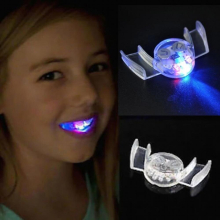 1PCS Halloween Glow Tooth Funny LED Light Children Light-up Toys Flashing Flash Brace Mouth Guard Piece Holiday Party Supplies