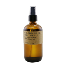 P.F. Candle Co. Sandalwood Rose Scented Room & Linen Spray (7,75 fl oz) Amber glasflaske Fin duftolie Quick Fabric og Air Refresher Fremstillet i