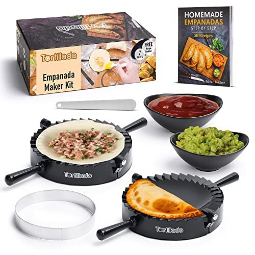 Tortillada  Large Empanada Maker Mold Kit (15.5 cm) / Set of 7 Pieces incl. Recipe Book, Ceramic Dip Bowls, Cookie Cutter, Knife