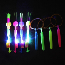 10/20pcs Led Lighting Up Luminous Toy Flying slingshot Flying Toys Toys Xmas Decor light Quickly fast catapult