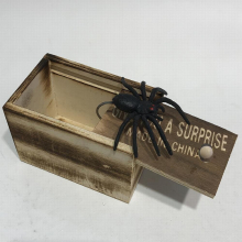 April Fools Gift Scare One Jump Tricky Toy Simulation Spider Wooden Box Whole Man Spoof Scary Gift