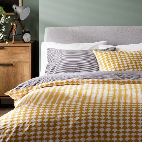 Habitat Cotton Scallop Yellow Reversible Bedding Set -Double 1