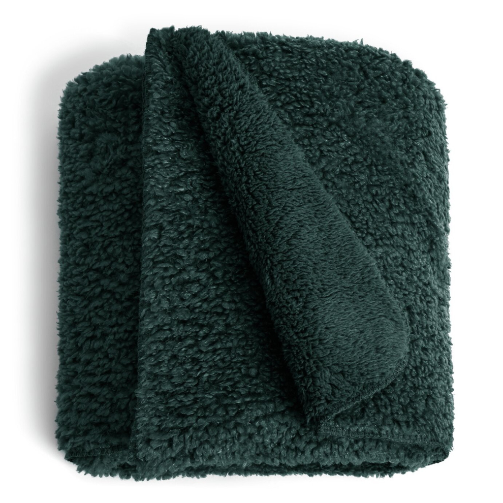 Habitat Christmas Faux Shearling Throw - Green - 125X150cm