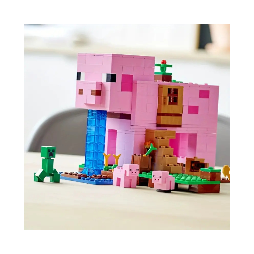 Minecraft The Pig House Blocks with Alex, Creeper and 2 Pig Figures, Animal Building Toy