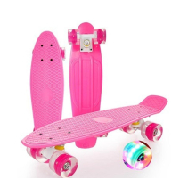 22 Zoll Skateboard für Anfänger Kunststoffbrett mit LED-Rädern - Pink