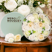Soap Flower Gift Boxes Round Box (Wedding Blessings in White & Ivory)