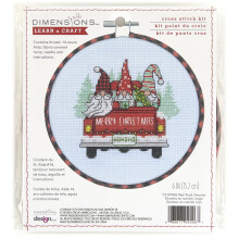 Kit di Punto Croce Dimensions Camion Rosso e Gnomi Natalizi, 6" D, 14 Cnt. Aida Blu Chiaro
