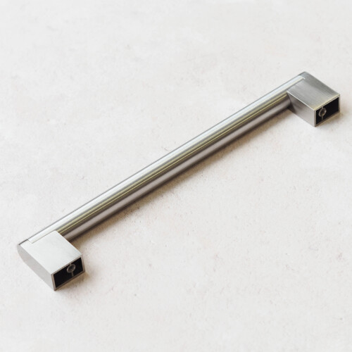 192mm Brushed Nickel Boss Bar Pull Handle 2