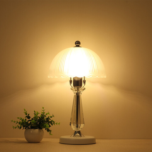 Living And Home Crystal Table Lamp with Scalloped Lampshade 1