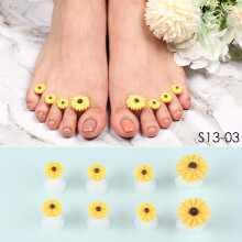 Daisy Flower Silicone Toe Separators Spacers Spreaders Cushions Toes Dividers Pedicures Nail Art Tools Polish Guards For Home Salon