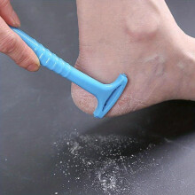 Portable Foot Heel Callus Remover Effectively Removes Dead Skin and Promotes Healthy Feet Plastic Pedicure Rasp for Home Use