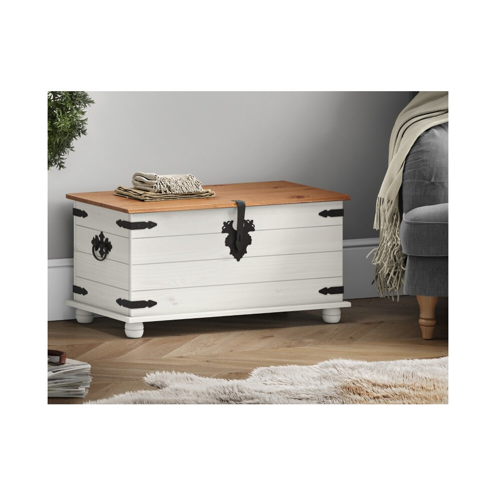 Mercers Furniture Corona Wax Blanket Box Ottoman Storage Chest White