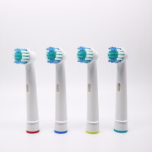 4X vaihtoharjaspäät Oral B rotaatiotyypin sähköhammasharjalle Pro Health/Triumph/ Advance Power/3D E