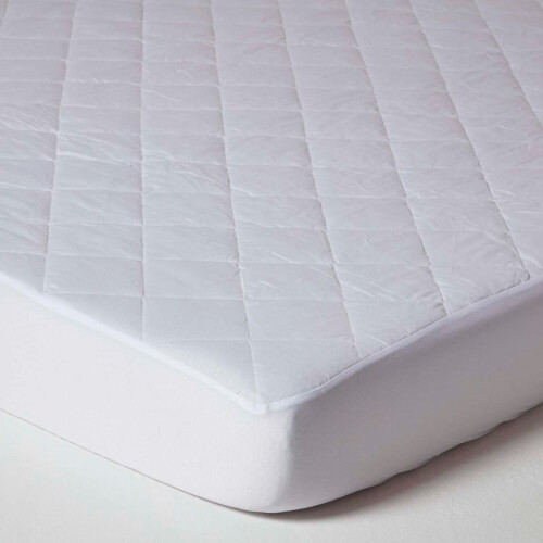 Homescapes (Small Double (120 x 190 cm)) Quilted Mattress Protector