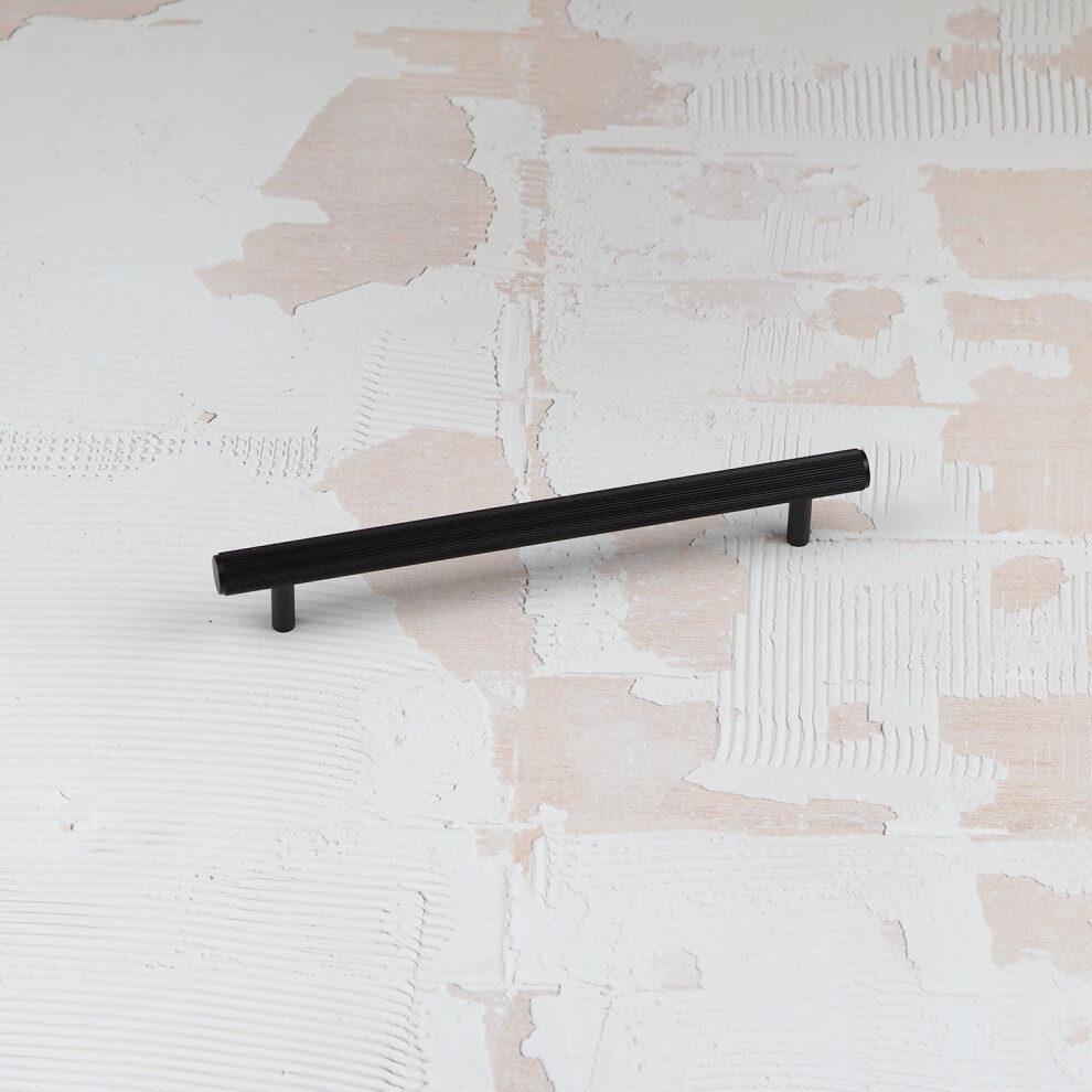 (160Mm Handle) Matt Black Reeded T Bar Cabinet Pull Handles 5060796708592