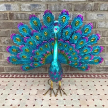 (1pc) Beautiful Metal Peacock Statue for Outdoor Garden Decor - 3D Yard Art for Porch, Patio, and Lawn Ornaments