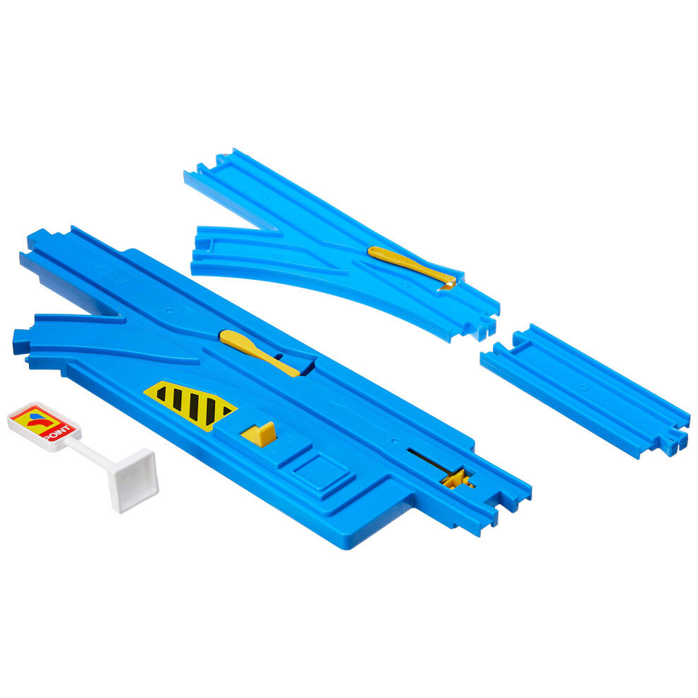 R-19 Automatic Turn Out Rail (Include Turn Out Rail(L) & Half Straight Rail) by Takara Tomy