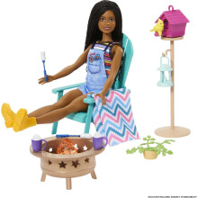 Barbie Möbel und Zubehör, Puppenhaus Dekor Set mit Gartenpatio, Lagerfeuer, Futterhaus und Vogelhaus