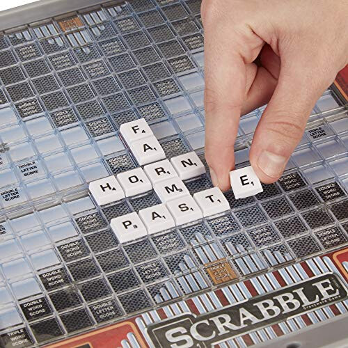 Hasbro Gaming Road Trip Serie Scrabble 1