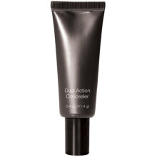Dual Action Concealer dljer brister och hjlper huden att se frsch ut (Ltt/Medium)