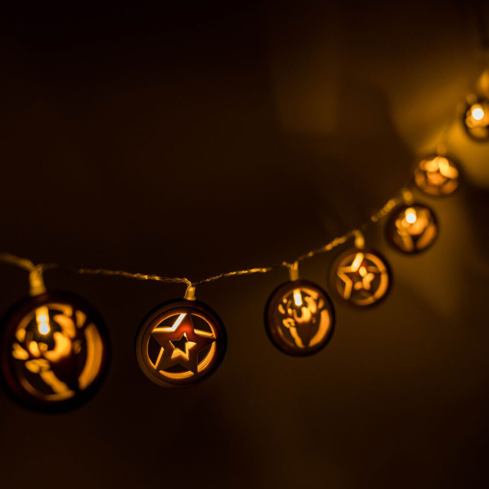 4.5V 10 Light LED String Lights with Wooden Disks Stars and Reindeers