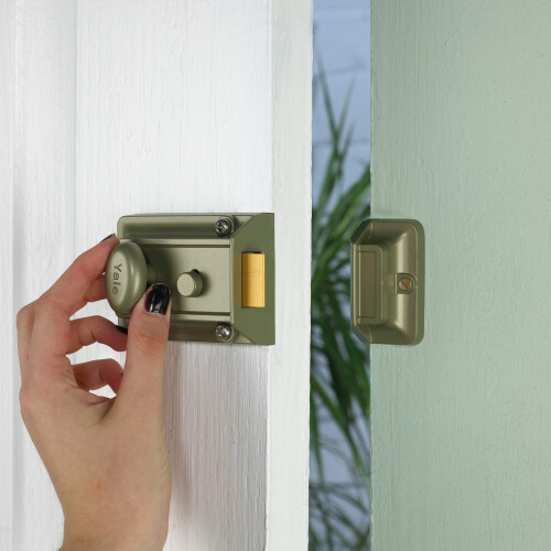 Yale P-77-CH-CH-60 - Traditional Nightlatch - 60mm - Chrome Finish - Standard Security 2