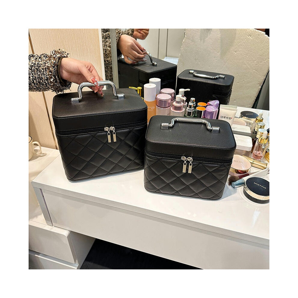 ((Hard waterproof) Black large black size is suitable for cosmetics) New Cosmetic Bag Portable Large -Capacity Hand -Made Makeup Box Pu Diamond Travel