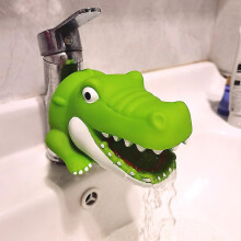 (Green Crocodile) Shark/crocodile Faucet Extender, Soft Silicone Bath Spout Cover For Bathtub Baby Kids