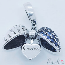 (Blue) Grandma I Love You To The Moon and Back Heart Pendant and Necklace. Pendant also fits Pandora Bracelet. Available in 4 colours
