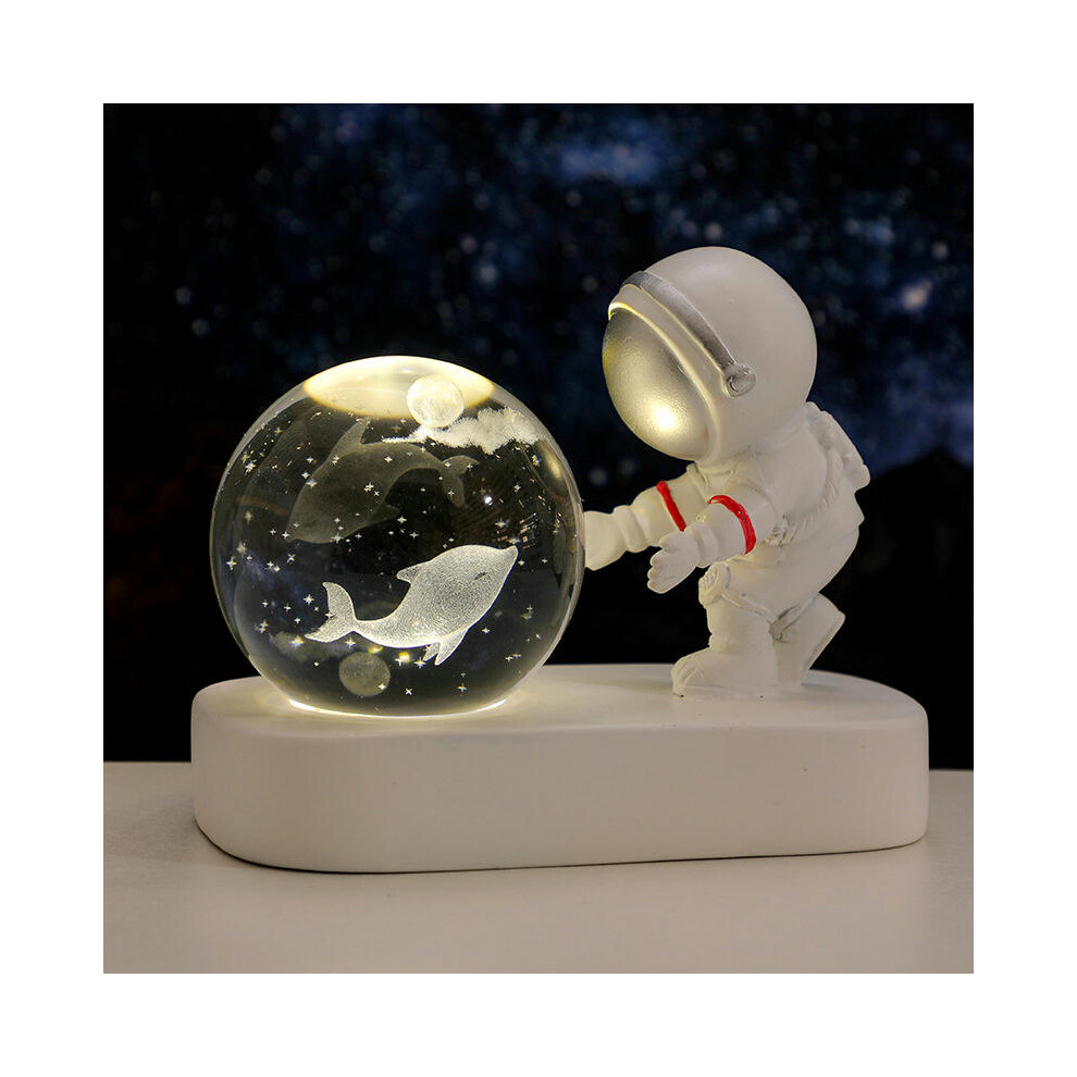 (Love Astronaut Smart Dolphin (Natural Light)) Creative Astronaut's Night Lantern Crystal Ball Lights Light Desktop Small Locker Room Decoration Birth