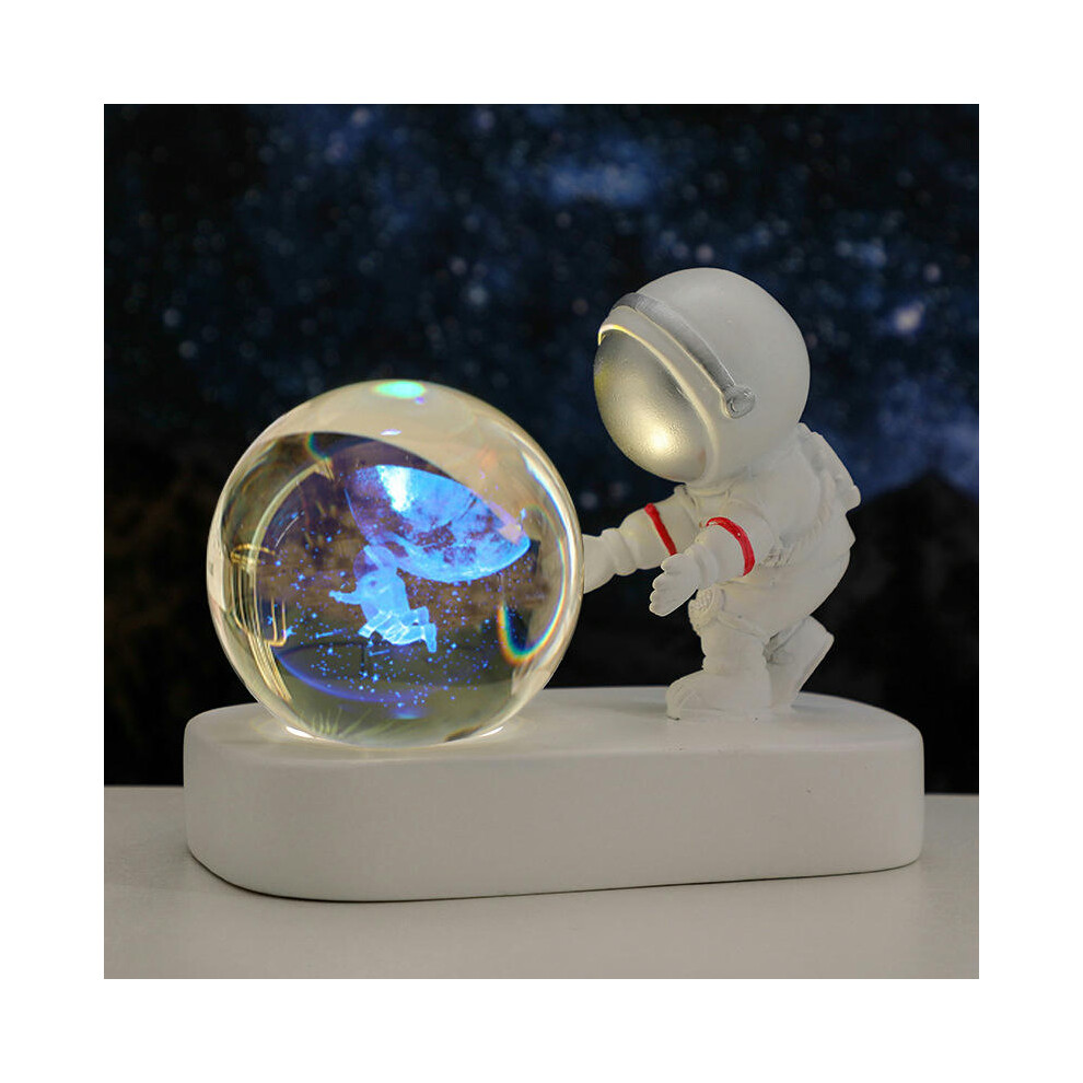 (Love astronauts traveling in the starry sky (color light)) Creative Astronaut's Night Lantern Crystal Ball Lights Light Desktop Small Locker Room Dec