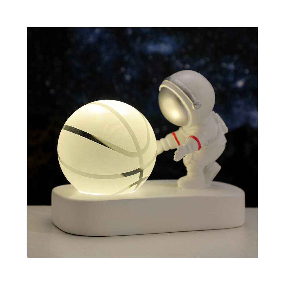 (Love astronaut basketball (natural light)) Creative Astronaut's Night Lantern Crystal Ball Lights Light Desktop Small Locker Room Decoration Birthday