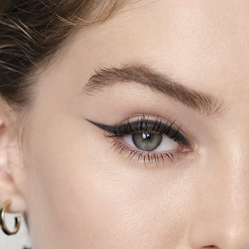 Avon Kohl Pencil Eyeliner True Black, Super-Soft for Smooth Application, Long-Lasting, Budge-Proof Colour 1