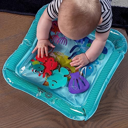 baby einstein Baby Einstein Ocean Explorers Sensorische Spritzwassermatte f   r Bauchlage oder sitzendes Spielen, Alter 0   36 Monate 1