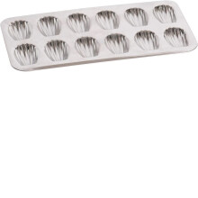 395 x 200 mm 12-Hole Madeleine Tin