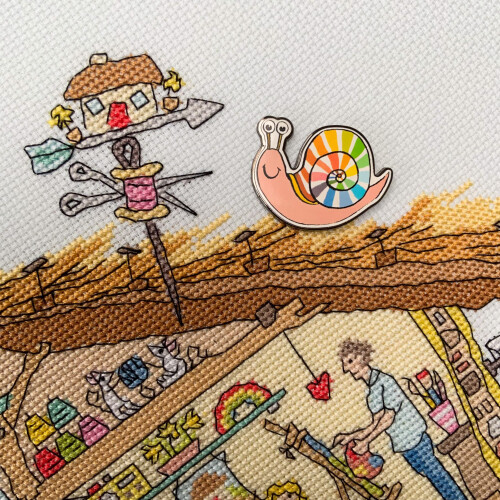 Bothy Threads Rainbow Snail Needle Minder 2