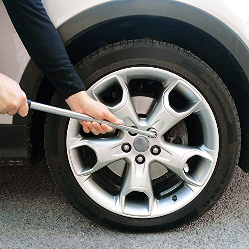 Extendable Wheel Wrench 2