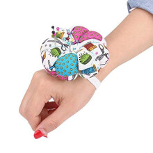 Pin Cushion, Wrist Wearable Floral Pumpkin Design Storage Pins Pillow for Needlework Sewing Gift 3.93 Inch(#1)