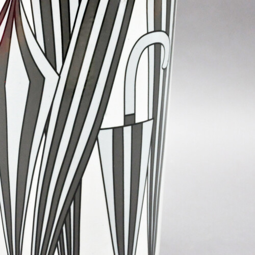 18" BLACK AND WHITE UMBRELLA STAND 2