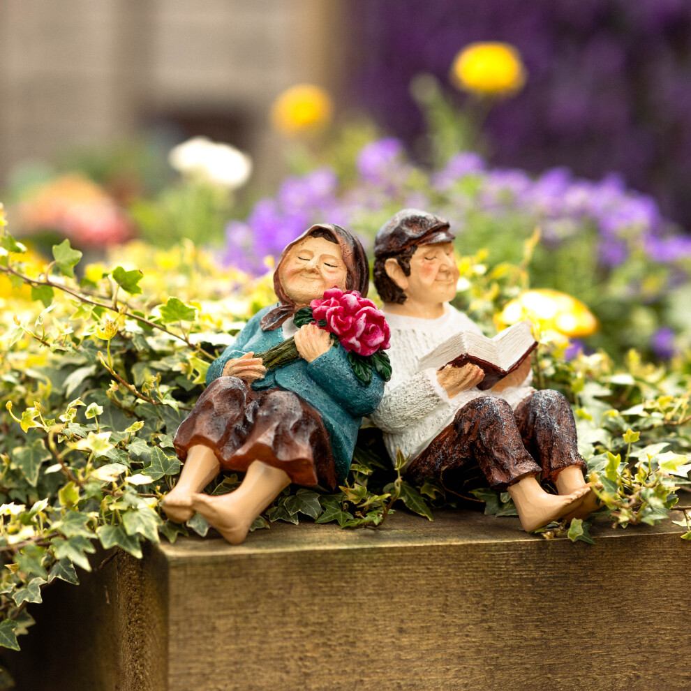 Sitting Grandparent Garden Ornaments Outdoor Solar Grandma and Grandpa