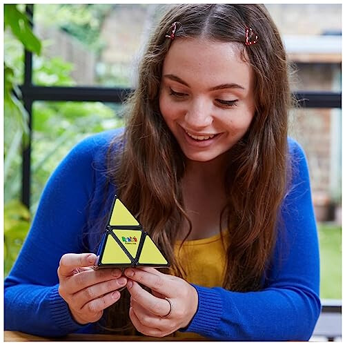 Rubiks Pyramid Rubiks Pyramid Pocket Colour-Matching Triangular Cubing Puzzle 2